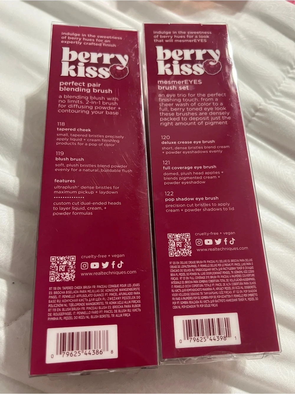 Real Techniques Berry Kiss Brush Duo — Deep Berry Pink Packaging